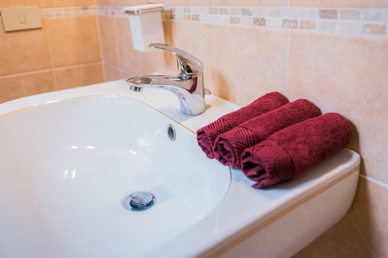 Al Borghetto Appartement Adria Buitenkant foto